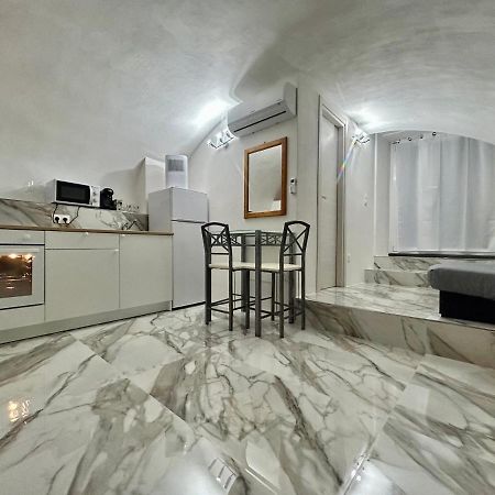 Cave House Apartment Ментона Екстериор снимка