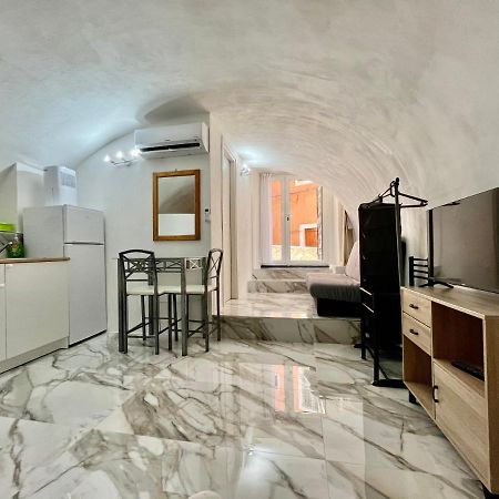 Cave House Apartment Ментона Екстериор снимка