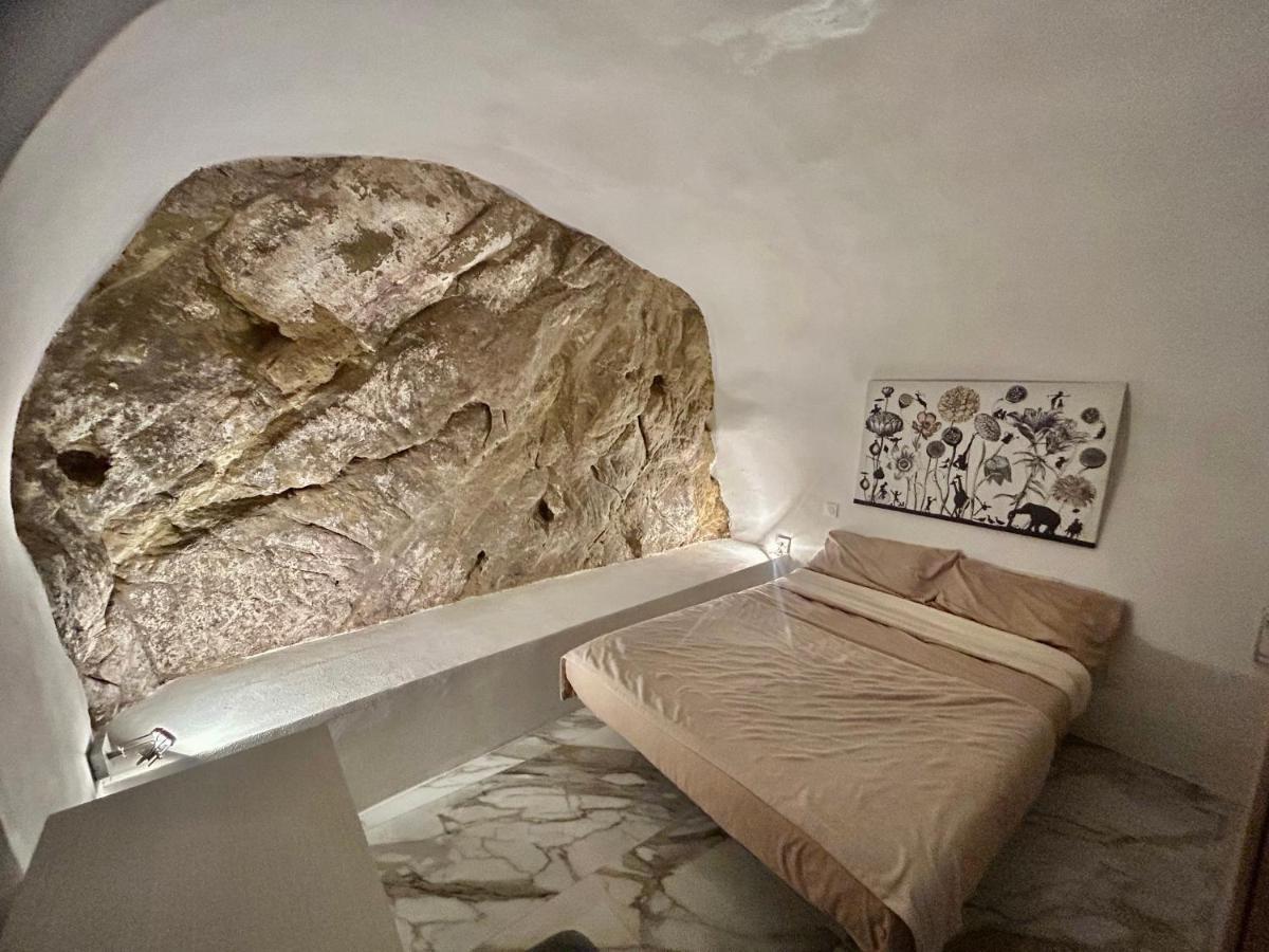 Cave House Apartment Ментона Екстериор снимка