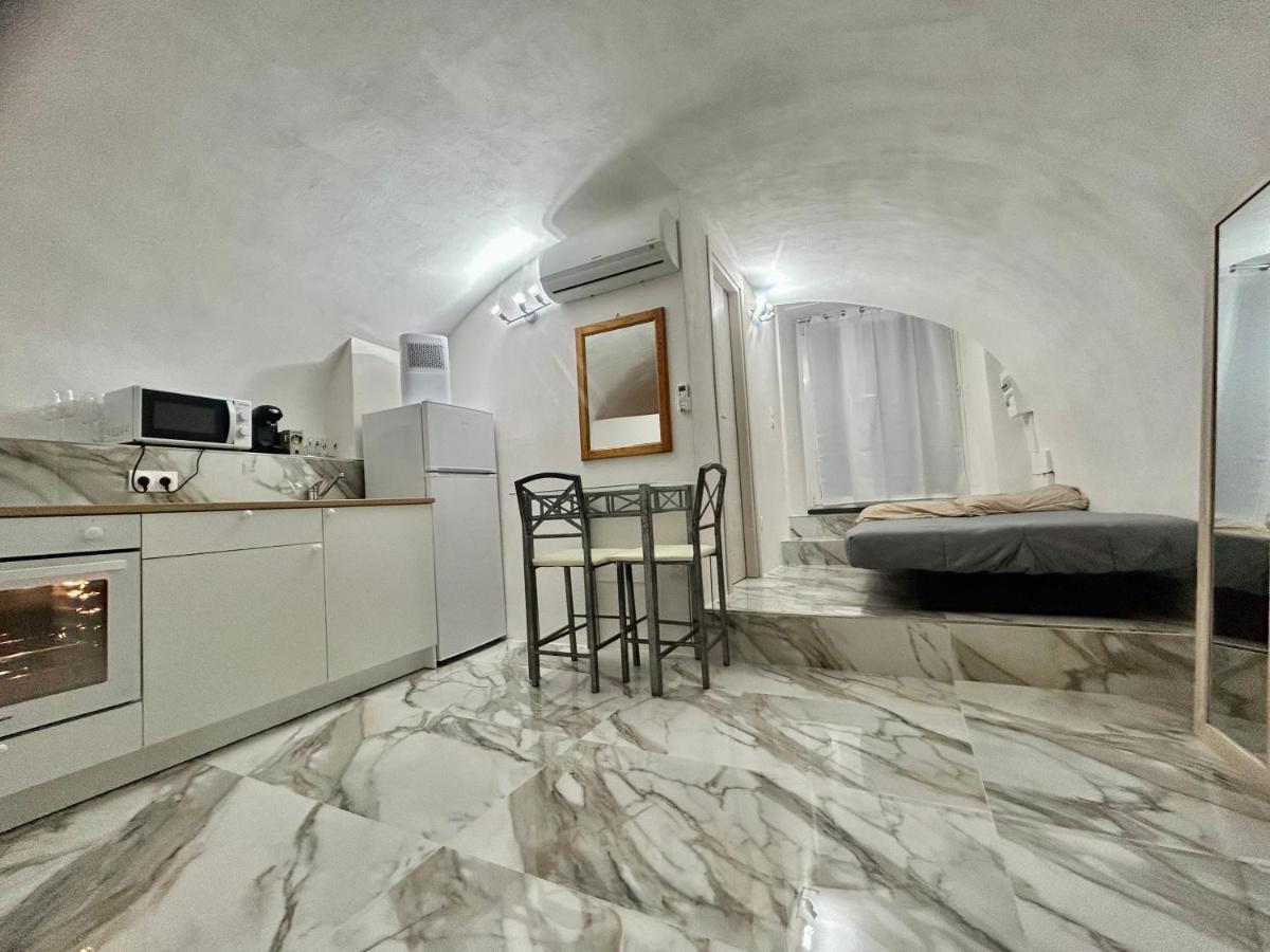 Cave House Apartment Ментона Екстериор снимка