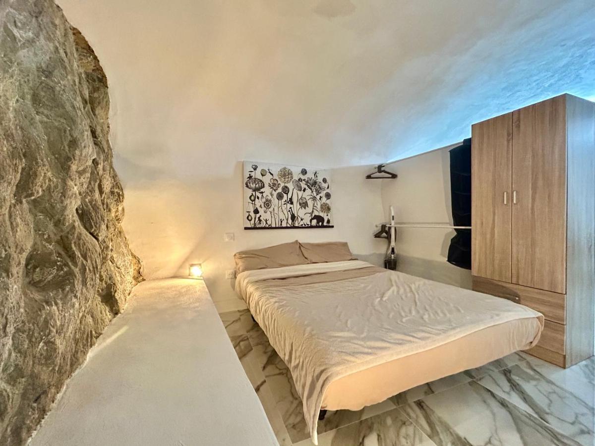 Cave House Apartment Ментона Екстериор снимка