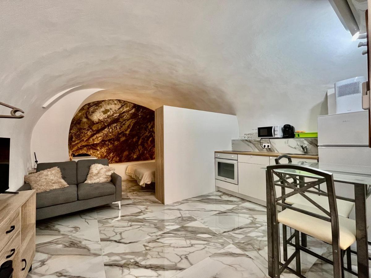Cave House Apartment Ментона Екстериор снимка